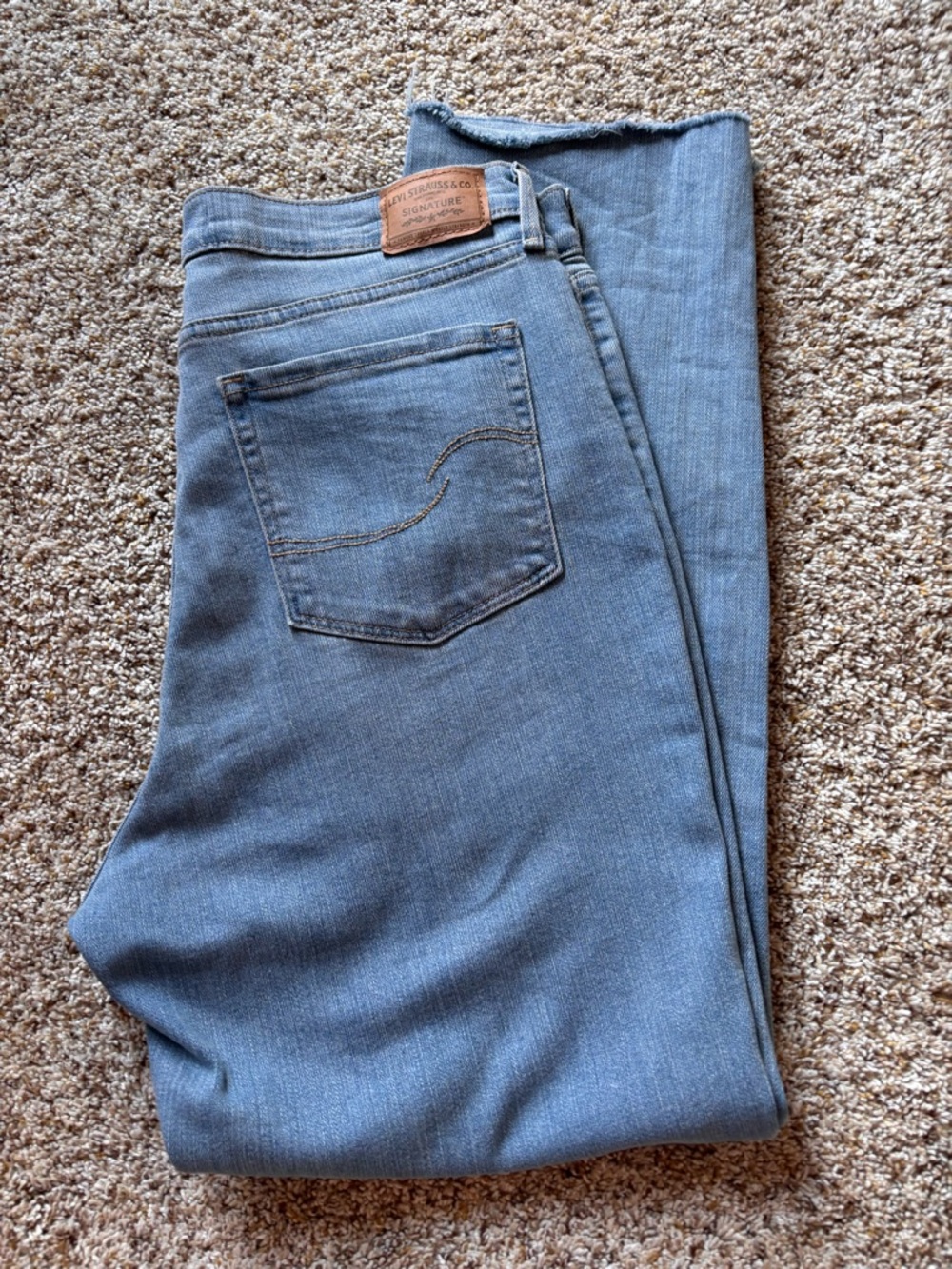 Levi's Light Blue Denim Jeans with Back Pocket Stitching